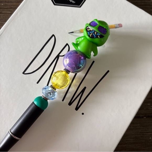 Disney Doorables: Nightmare Before Christmas: Oogie Boogie handmade beaded pen - Picture 1 of 3